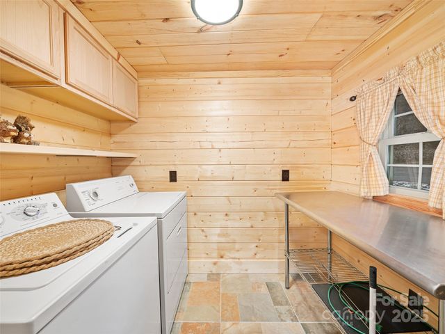 34 McCurry Road, Burnsville, NC 28714