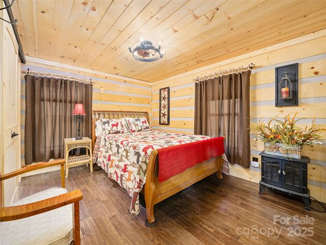 34 McCurry Road, Burnsville, NC 28714