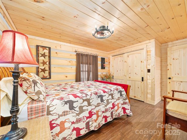 34 McCurry Road, Burnsville, NC 28714