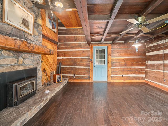 34 McCurry Road, Burnsville, NC 28714