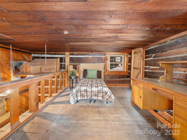 34 McCurry Road, Burnsville, NC 28714