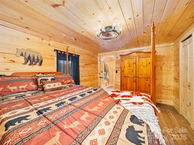 34 McCurry Road, Burnsville, NC 28714