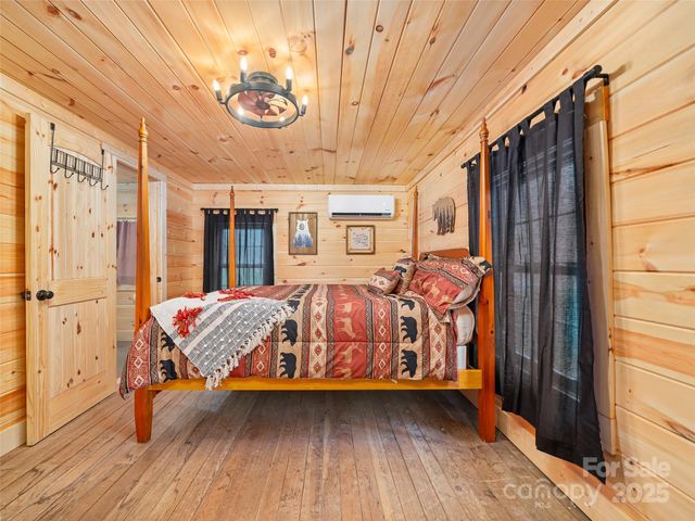 34 McCurry Road, Burnsville, NC 28714