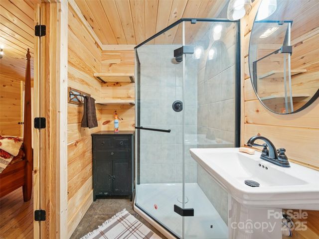 34 McCurry Road, Burnsville, NC 28714