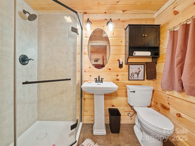 34 McCurry Road, Burnsville, NC 28714