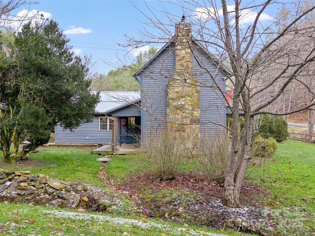 34 McCurry Road, Burnsville, NC 28714