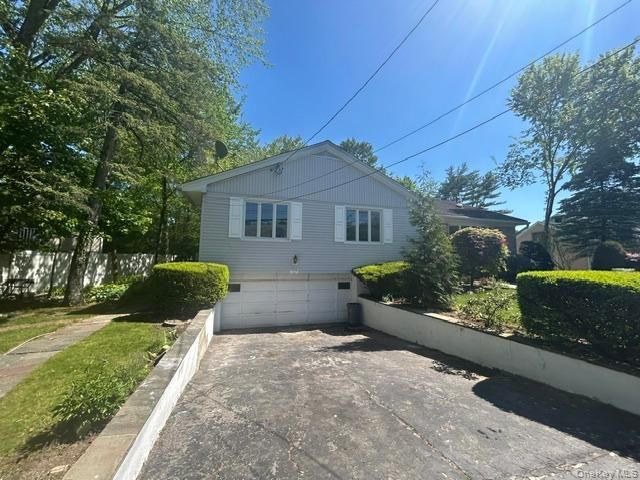 727 Wilmot Road, Scarsdale, NY 10583