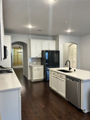 1909 Drover Creek Road, Aubrey, TX 76227