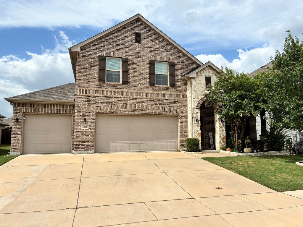 1909 Drover Creek Road, Aubrey, TX 76227