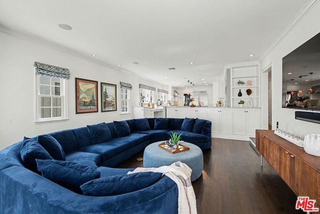 2114 Glendon Avenue, Los Angeles, CA 90025