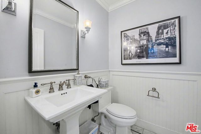 2114 Glendon Avenue, Los Angeles, CA 90025