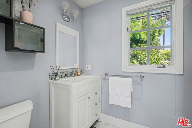 2114 Glendon Avenue, Los Angeles, CA 90025