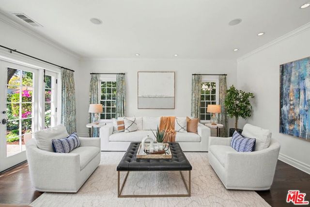 2114 Glendon Avenue, Los Angeles, CA 90025