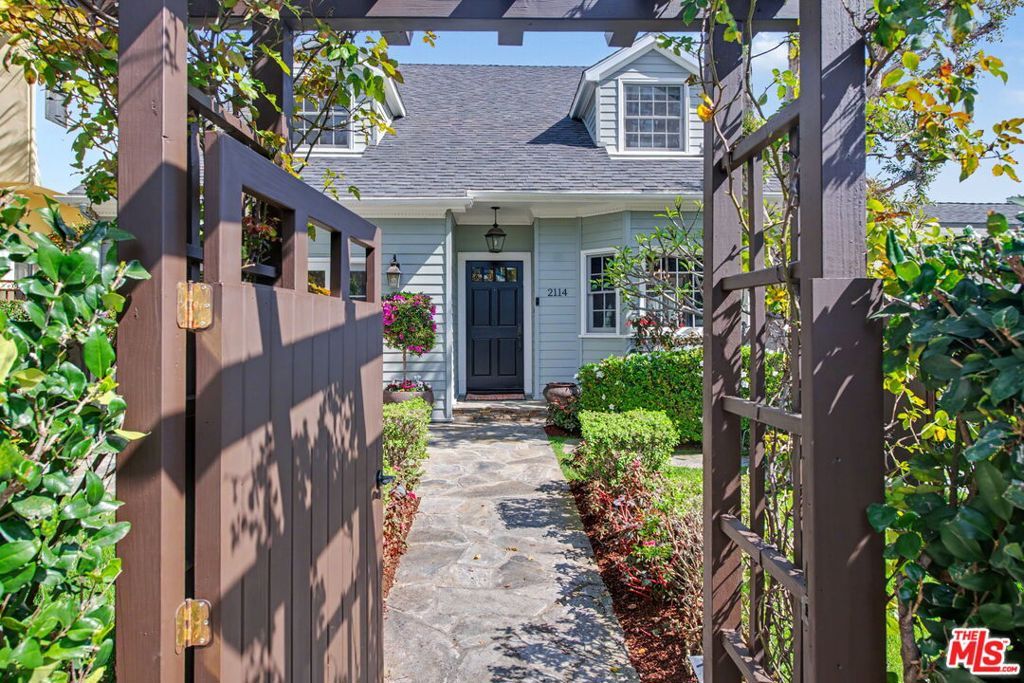 2114 Glendon Avenue, Los Angeles, CA 90025