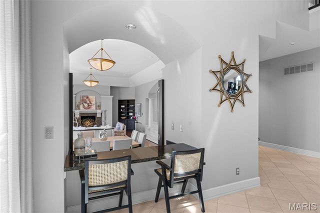 17 Bridle Ridge Lane, Huntleigh, MO 63131