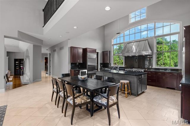 17 Bridle Ridge Lane, Huntleigh, MO 63131