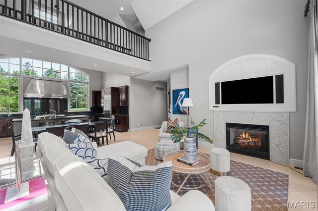 17 Bridle Ridge Lane, Huntleigh, MO 63131