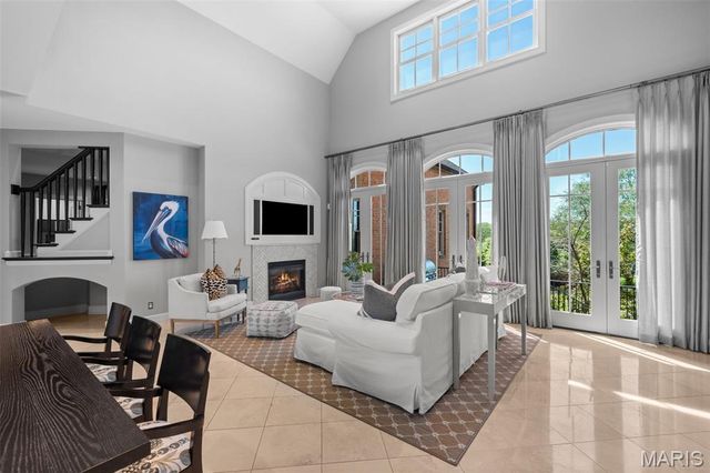 17 Bridle Ridge Lane, Huntleigh, MO 63131