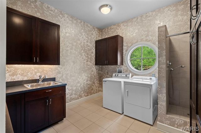 17 Bridle Ridge Lane, Huntleigh, MO 63131