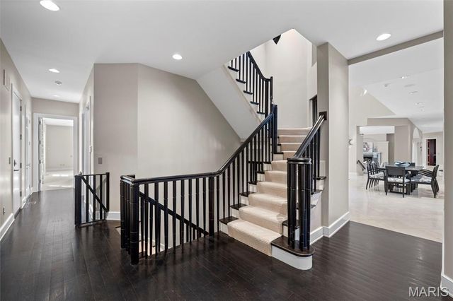 17 Bridle Ridge Lane, Huntleigh, MO 63131