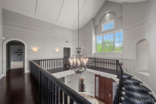 17 Bridle Ridge Lane, Huntleigh, MO 63131