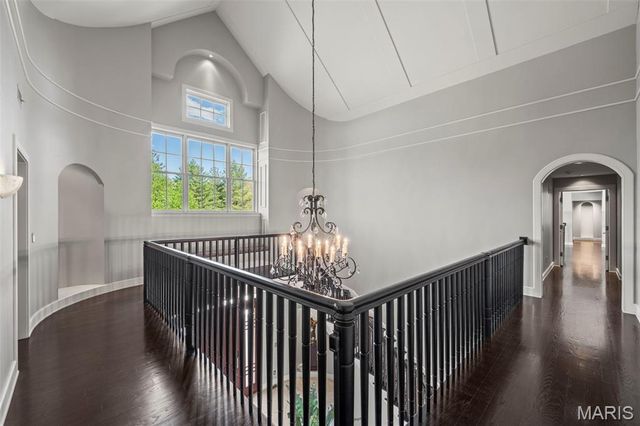 17 Bridle Ridge Lane, Huntleigh, MO 63131