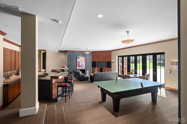 17 Bridle Ridge Lane, Huntleigh, MO 63131