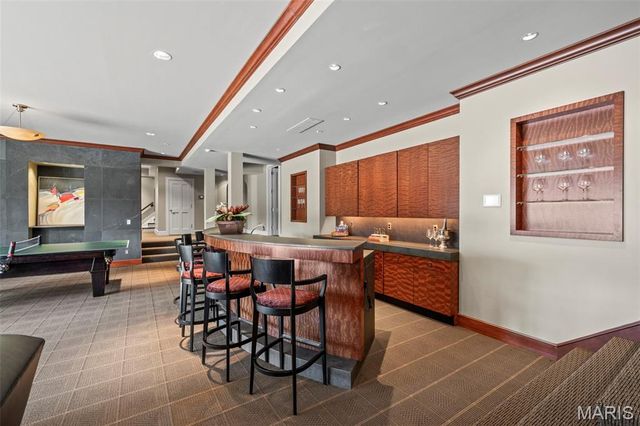 17 Bridle Ridge Lane, Huntleigh, MO 63131