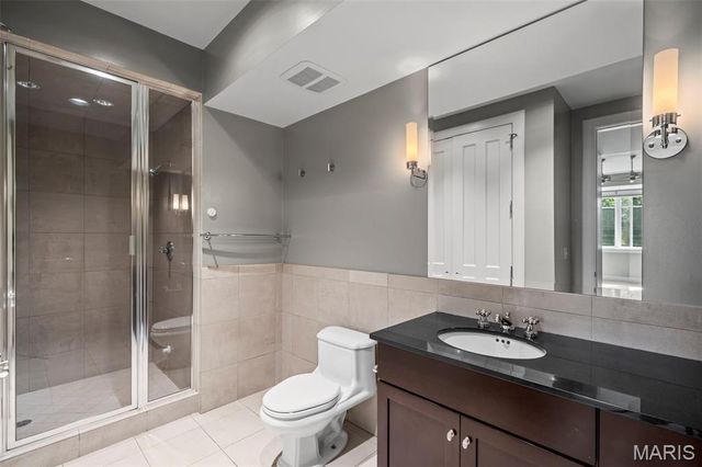 17 Bridle Ridge Lane, Huntleigh, MO 63131