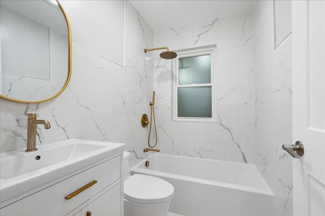 7087 N McAlpin Avenue, Chicago, IL 60646