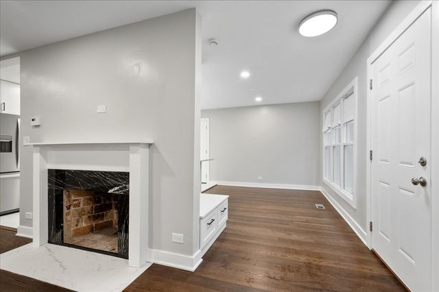 7087 N McAlpin Avenue, Chicago, IL 60646