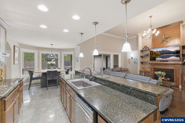 6036 Lillian St SE, Salem, OR 97306