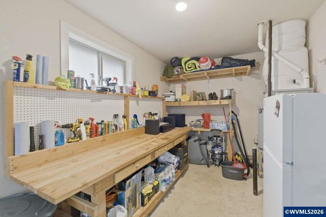 6036 Lillian St SE, Salem, OR 97306