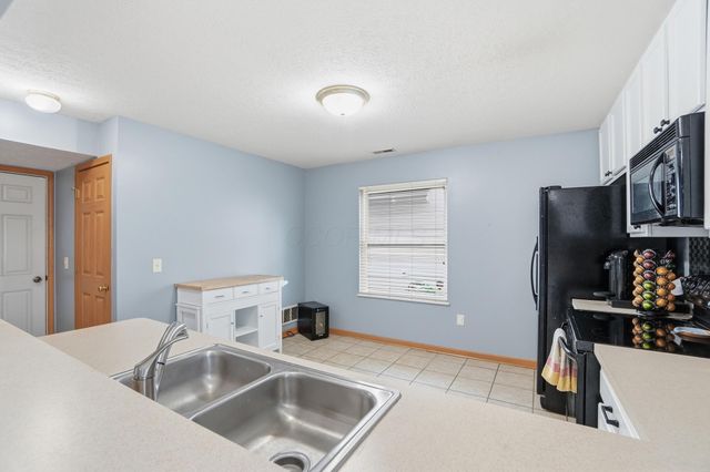 6891 Spring Bloom Drive, Canal Winchester, OH 43110