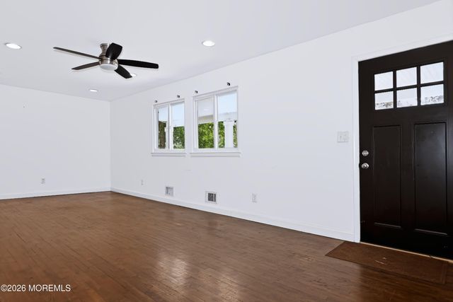33 Alan Terrace, Howell, NJ 07731