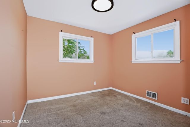 33 Alan Terrace, Howell, NJ 07731