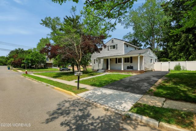 33 Alan Terrace, Howell, NJ 07731