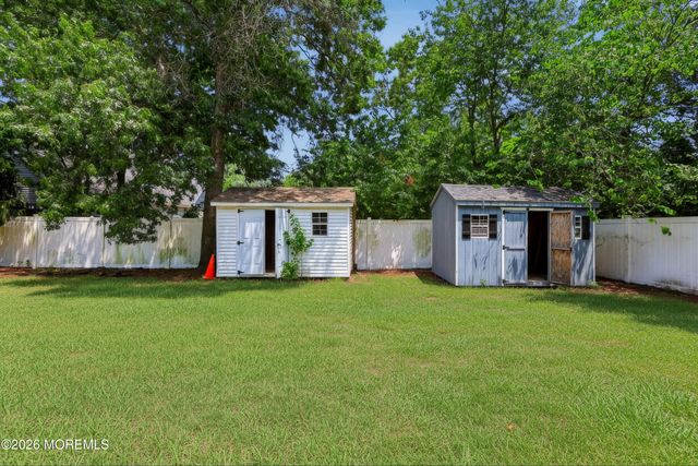 33 Alan Terrace, Howell, NJ 07731