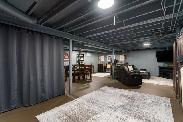 345 Beechwood Drive, Janesville, WI 53548