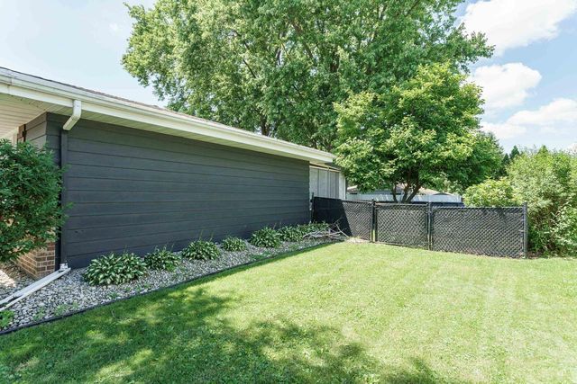 345 Beechwood Drive, Janesville, WI 53548