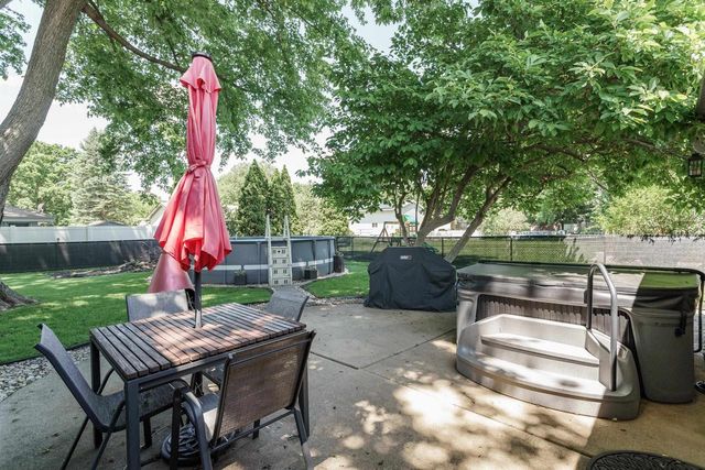 345 Beechwood Drive, Janesville, WI 53548
