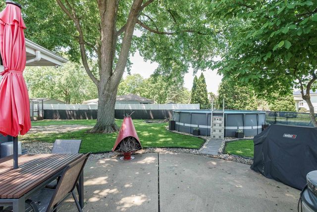 345 Beechwood Drive, Janesville, WI 53548