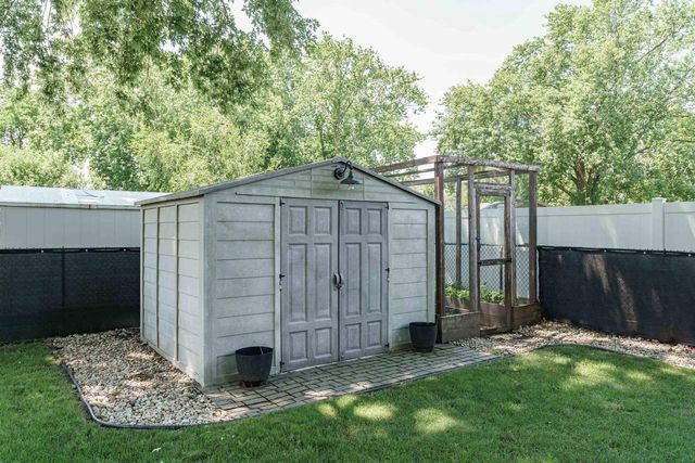 345 Beechwood Drive, Janesville, WI 53548