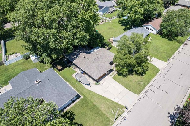 345 Beechwood Drive, Janesville, WI 53548