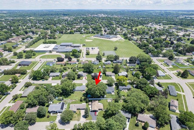 345 Beechwood Drive, Janesville, WI 53548