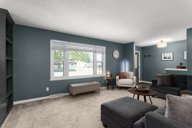 345 Beechwood Drive, Janesville, WI 53548