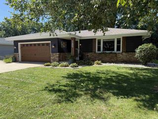 345 Beechwood Drive, Janesville, WI 53548