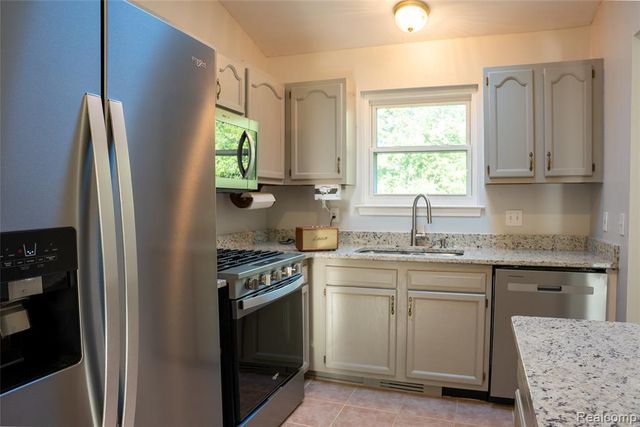 1639 Tulip Lane, Westland, MI 48186