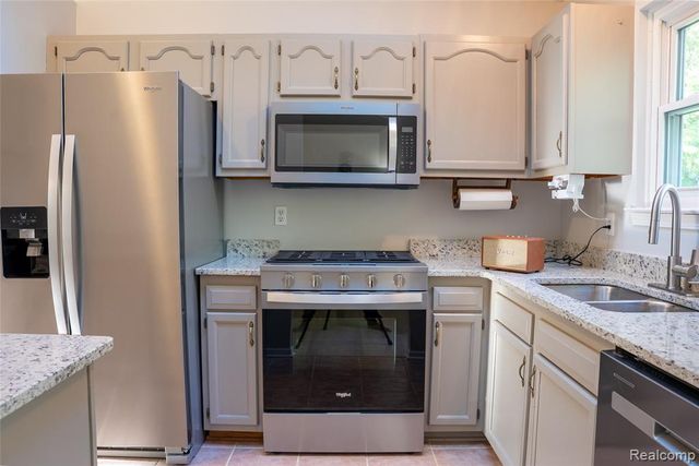 1639 Tulip Lane, Westland, MI 48186