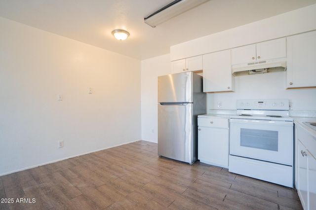 1703 W Mountain View Road 15, Phoenix, AZ 85021